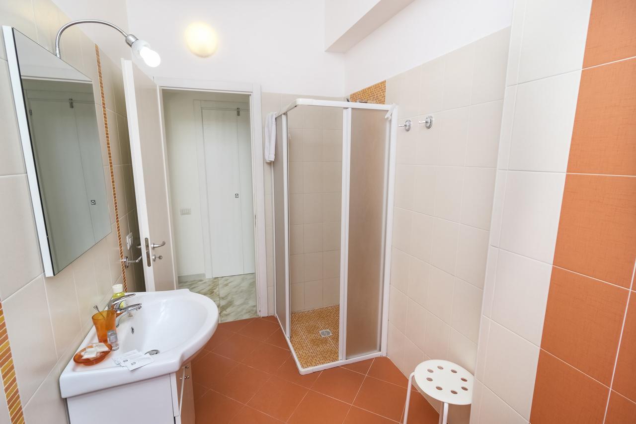B&B Villa Genny A Pochi Passi Dal Mare Сан-Катальдо Экстерьер фото